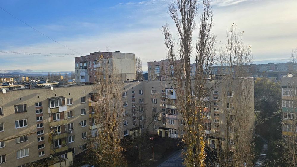 Продаж 3-кімнатної квартири на вул. 128 бригади