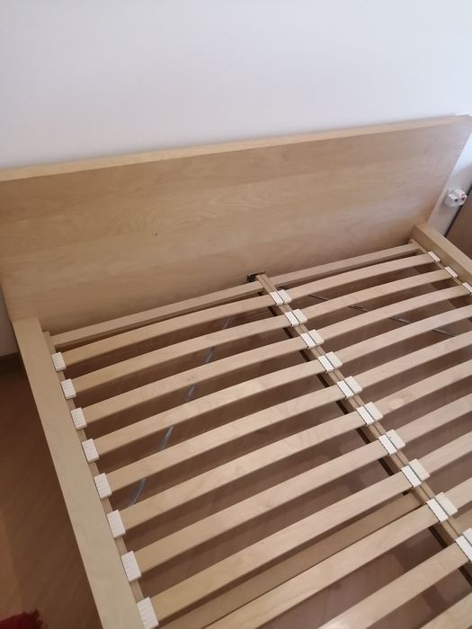 Cama de casal bege + 2 mesas cabeceira