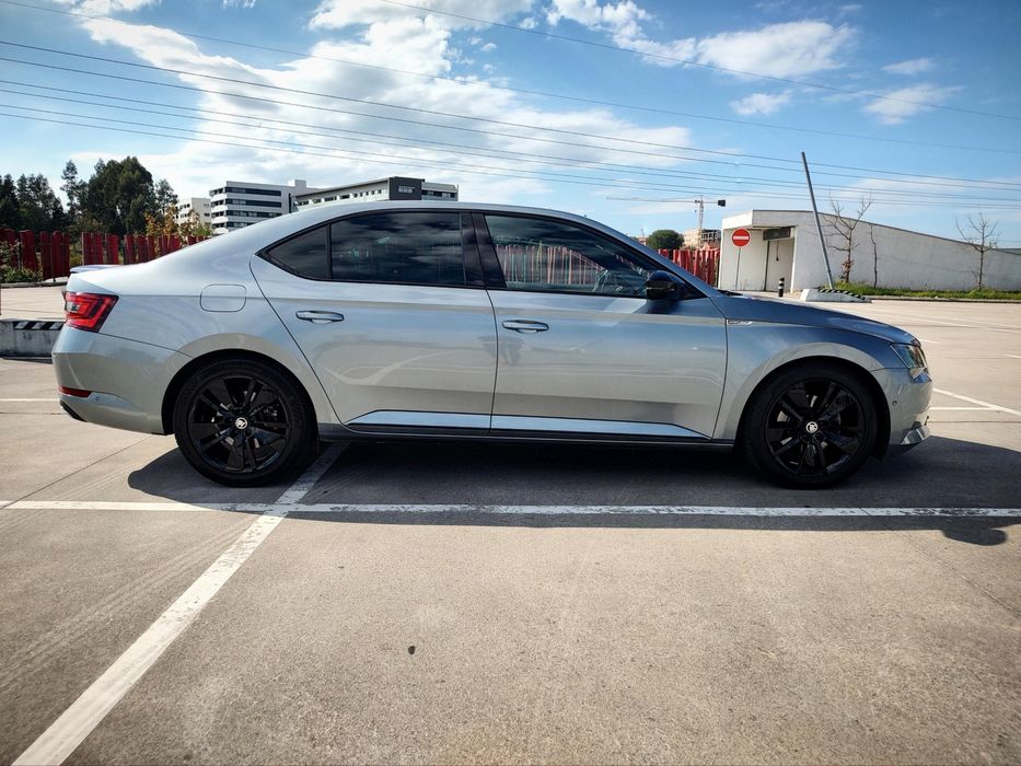 Skoda Superb 2.0 TDI Sportline — photo 2