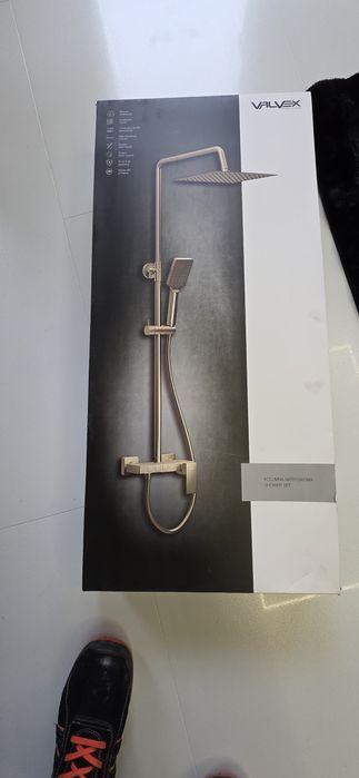 Sprzedam nową kolumnę prysznicową (złoto szczotkowane)