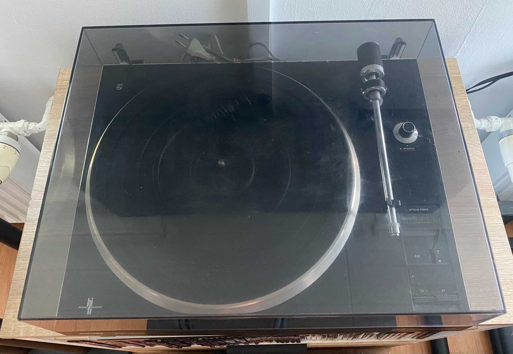Gramofon PHILIPS 677 Direct Control