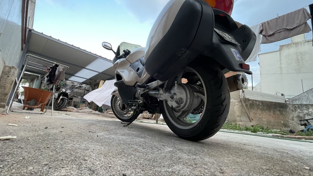 Vendo mota honda Deauville 650cc ano 2000 35 km