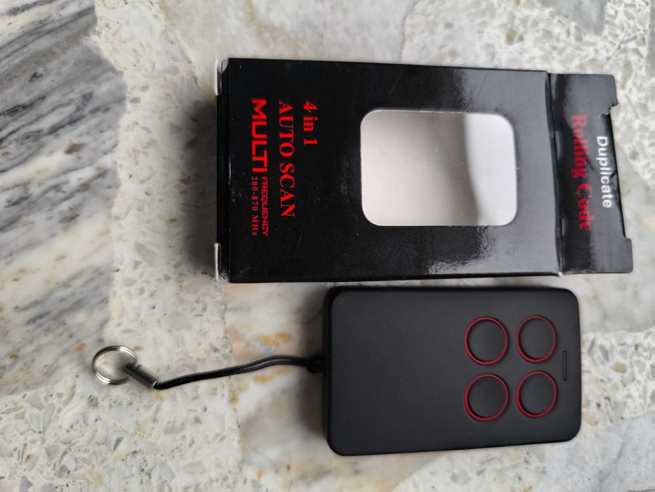 Pilot uniwersalny do drwi garażowych /bramy /- sprzedam .