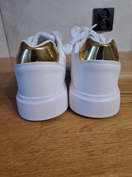 Nowe sneakersy buty sportowe damskie 42