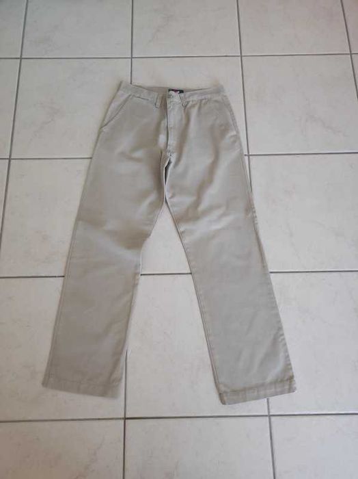 Calças beges masculinas