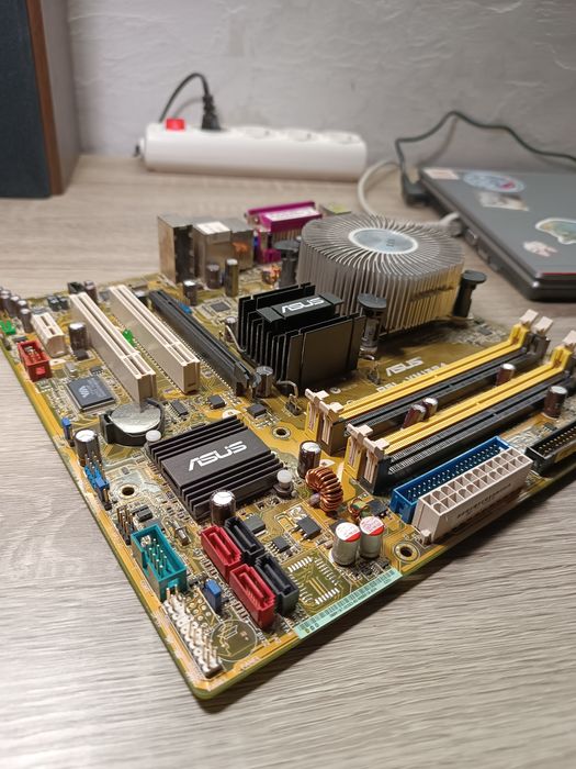 Материнська плата ASUS P5VD2-MX (Socket 775, mATX)