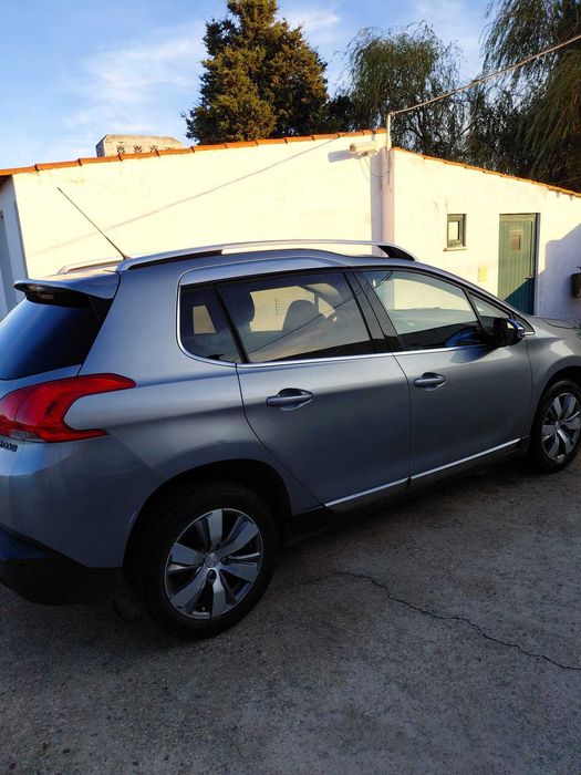 Peugeot - 2008  1.2 Puretech Allure — photo 3