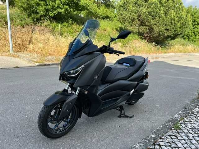 Yamaha XMAX 300 em excelente estado