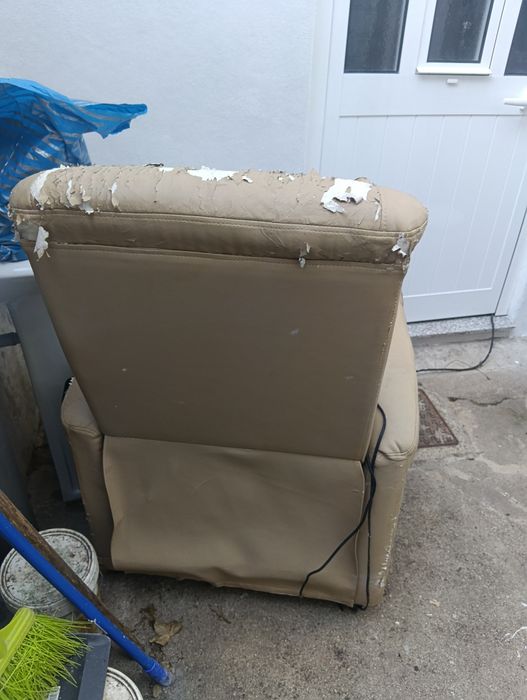 Sofá articulado com comando