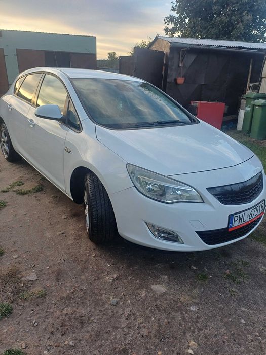 Opel Astra J 2011r.