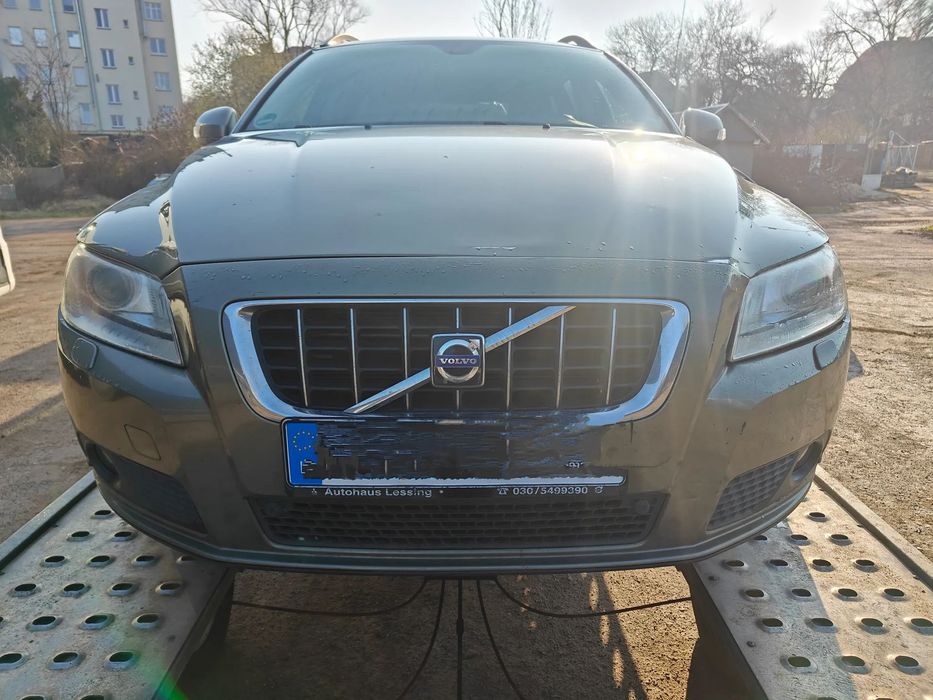 Volvo V70 AWD napęd 4#43.2benz+gaz LPG automat navi xenon climatr ele alu19 hak