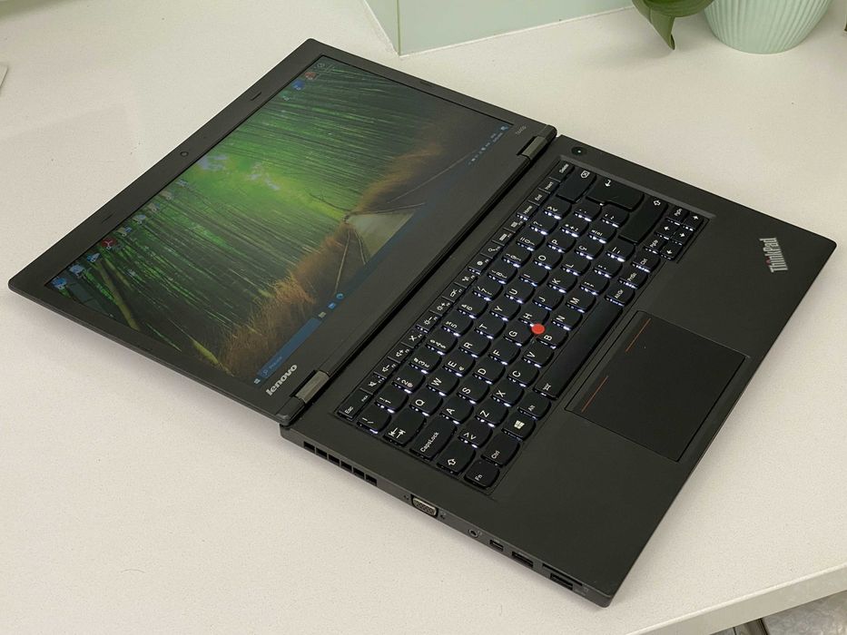Lenovo T440P -14" -i7 -16GB RAM -c/ SSD