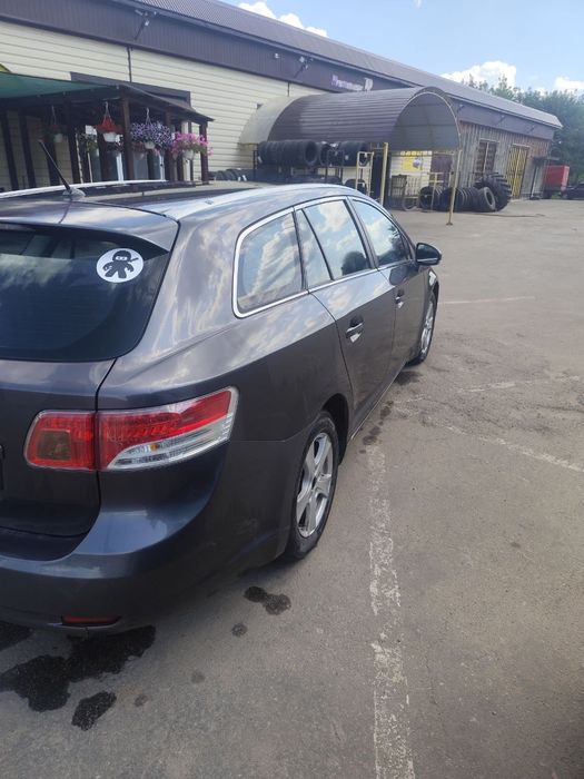 Toyota Avensis 2010