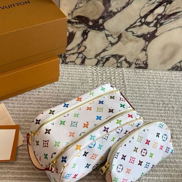 Наборы косметичек Луи Витон