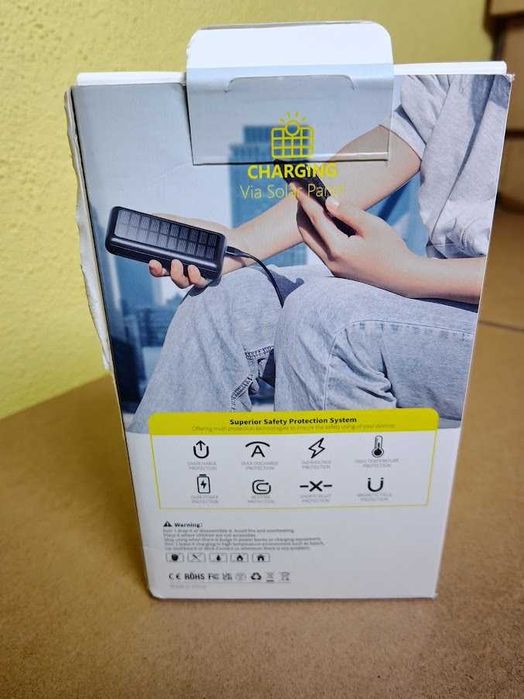 Power Bank Solar Portátil 30000 mAh Dual USB / USB-C para Campismo (Novo)