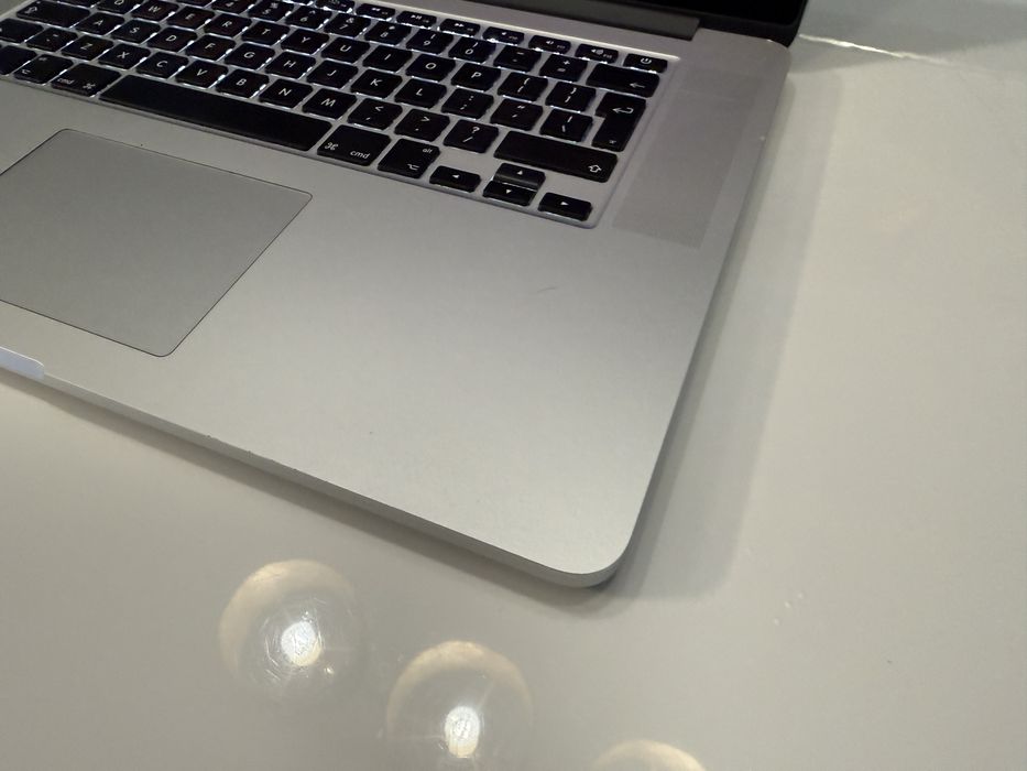 Macbook PRO 15 Cali I7 16GB RAM 256GM Sprawny