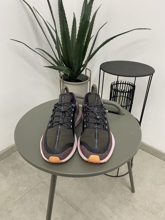 Оригінал кросівки  Nike Air Zoom Winflo 5 Run Shield розмір 37,5 (L16)