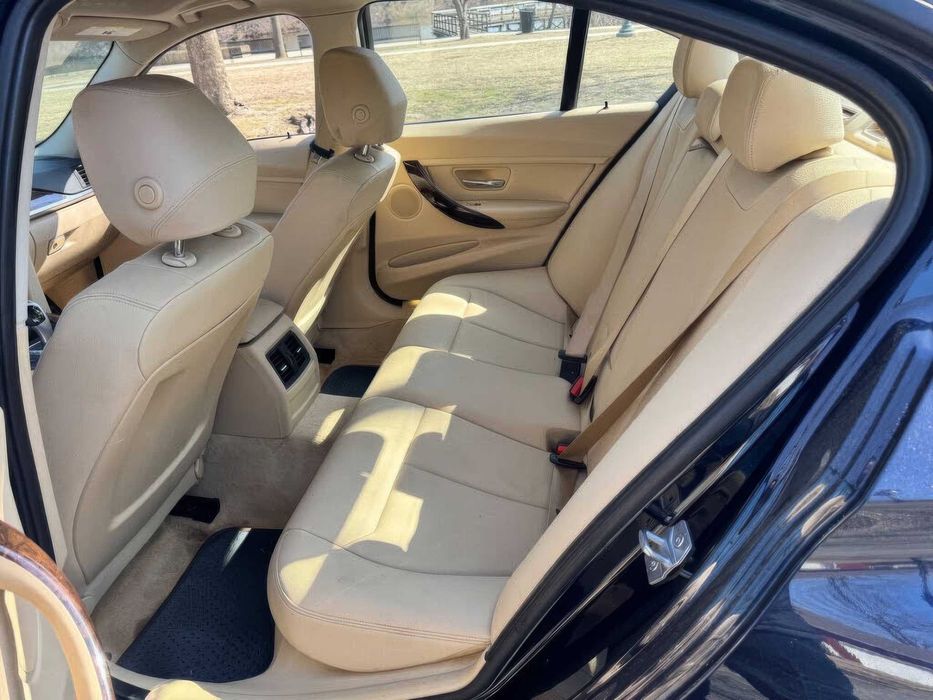 BMW 3 Series 320i xDrive      2014