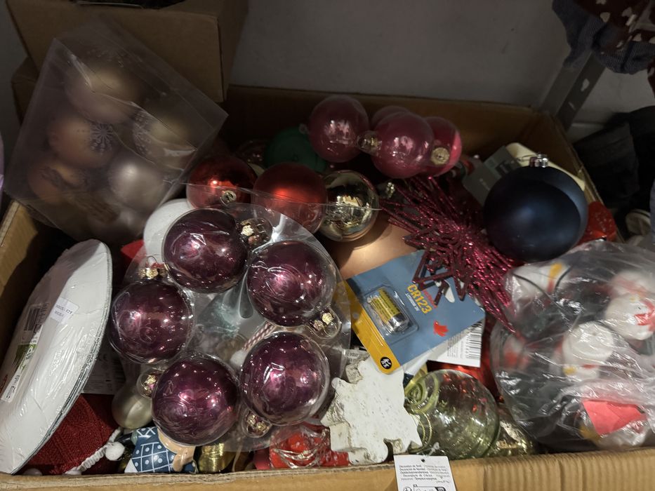 Varios lotes de 50 Bolas decorativas de Natal