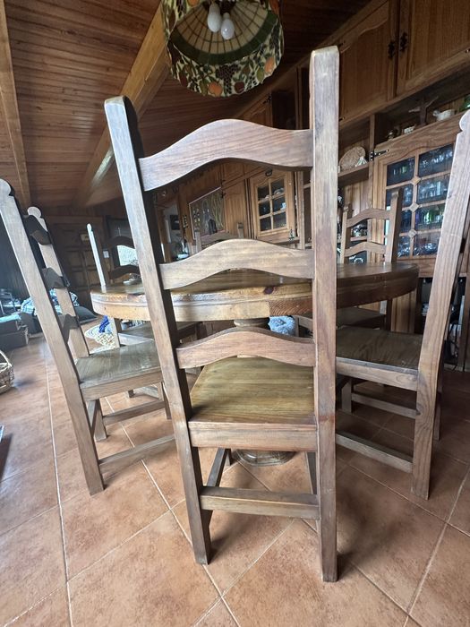 Mesa e cadeiras de madeira maciça mexicana