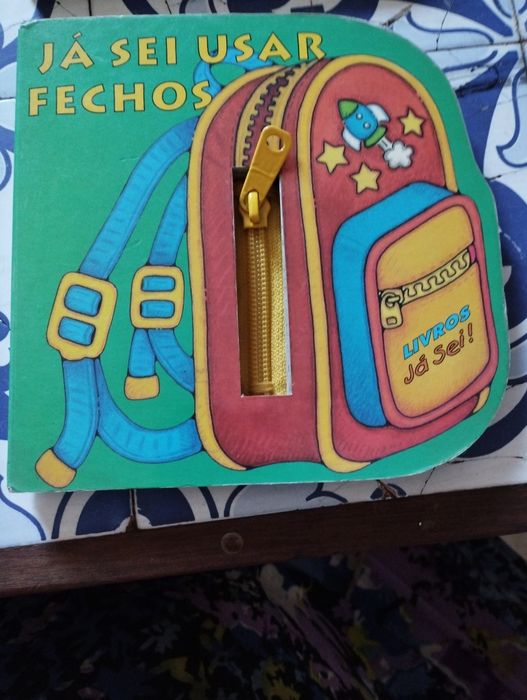 2 livros "Já sei usar Fechos" e "Já sei atar"