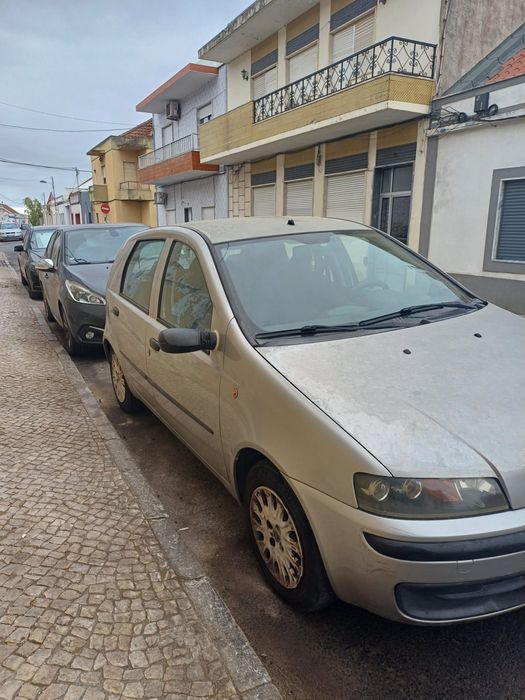 Fiat Punto 1.2 8V Gasolina – 2001 – 195.000 km – Revisões em dia