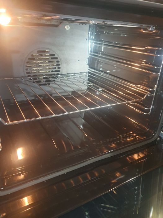 Духова шафа  Smeg