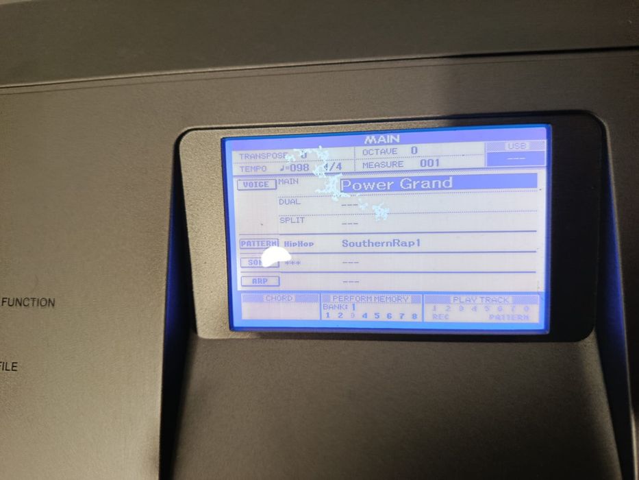 Piano Sintetizador Yamaha MM8 88 teclas C/suporte + saco de transporte