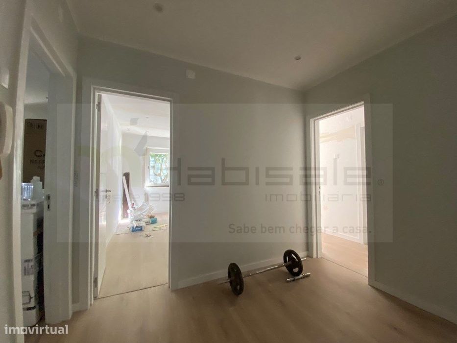 T3 Renovado com Suite | Excelente Localização | Amadora