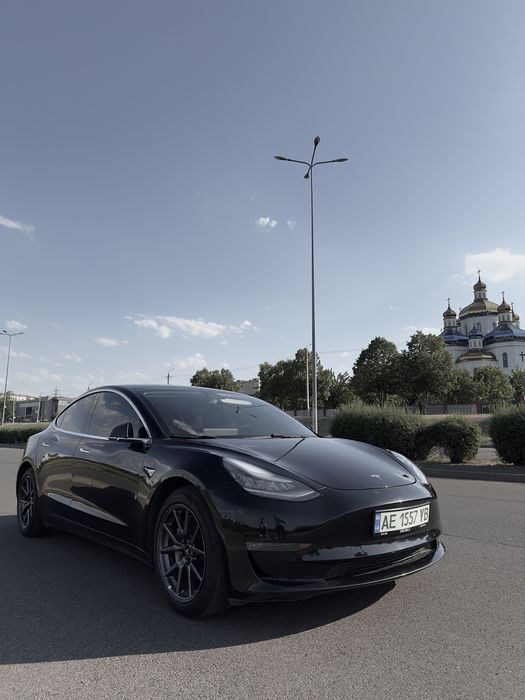 Tesla model 3 (2018р) 80kBт-год
