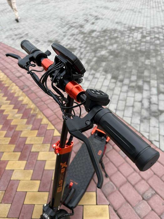 Електросамокат X-Boost Scooter 02 2400W, Ємність Батареї 23Ah, Швидкість 65 км/год, Електросамокати