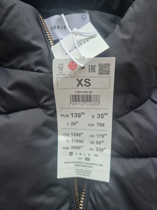 Czarny długi płaszczyk kurtka reserved XS nowy