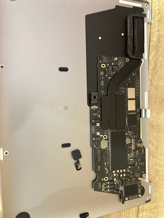 Plyta A2338 M1 8 GB 256 SSD A2338 z mdm  2020 macbook pro 13
