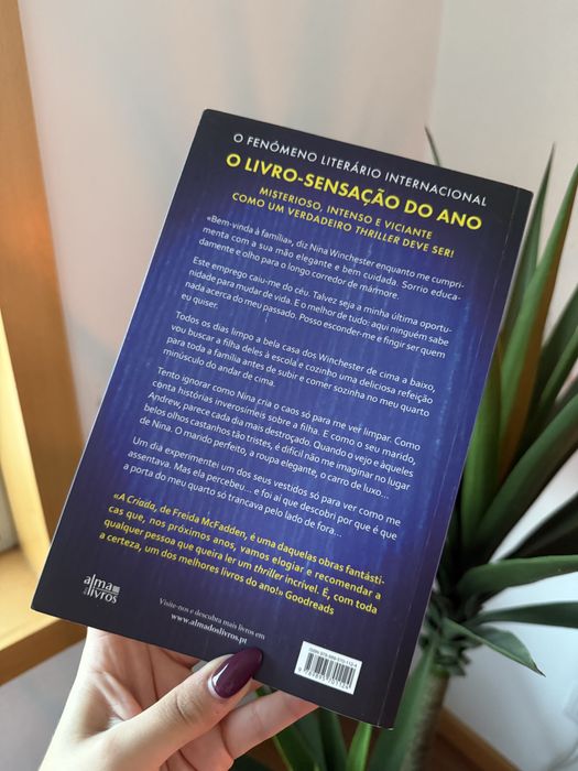 Livro "A Criada"