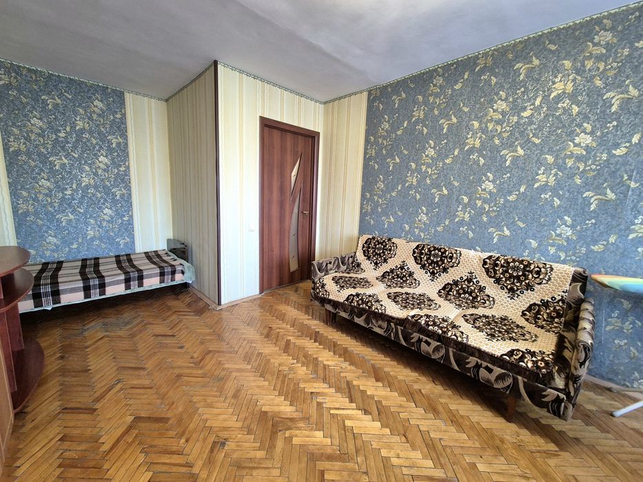 Здам однокімнатну біля м. Святошино. 3 поверх, газ.