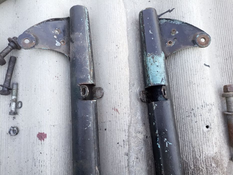 Продам тримачі фари до іжа ранніх моделей