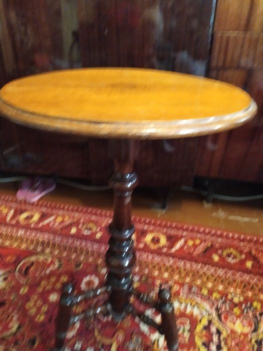 Продам журнальный столик.