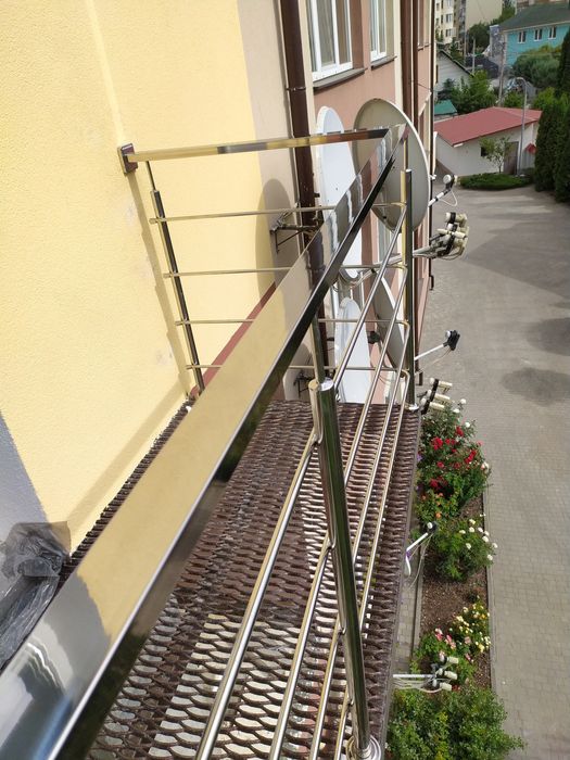 Поручні  перила сходи нержавійка металоконструкції