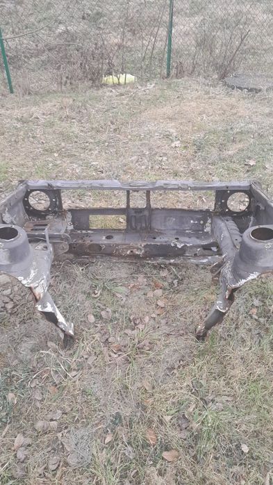 Pas przedni golf mk1