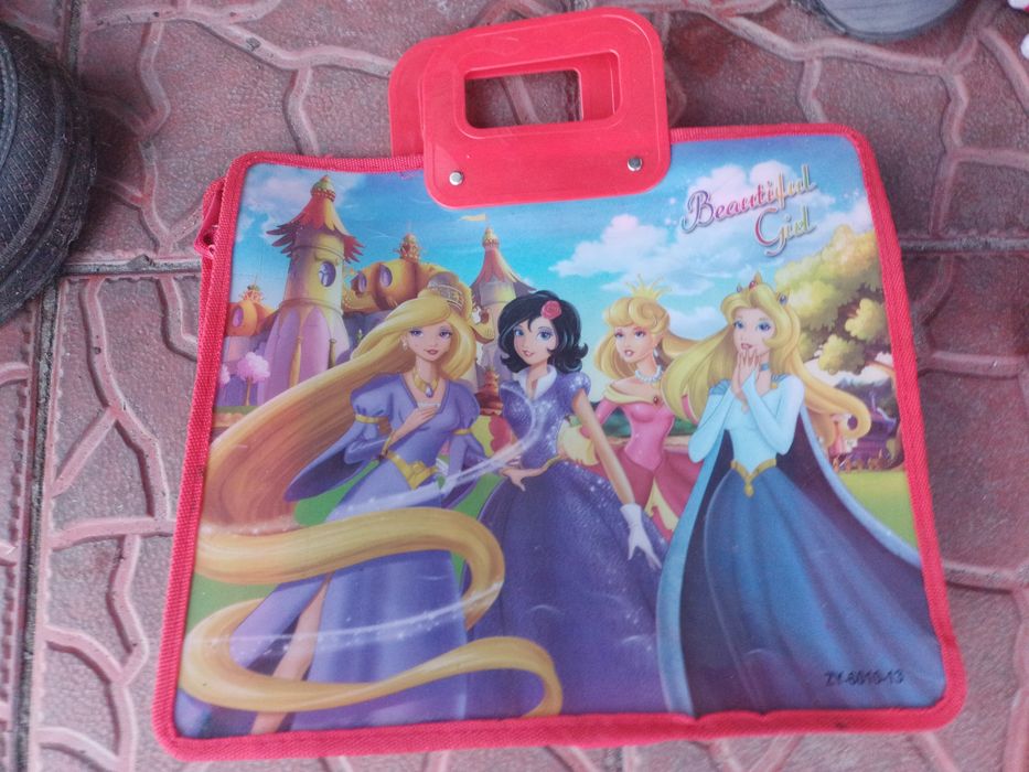 Дитячий рякзак для дівчинки