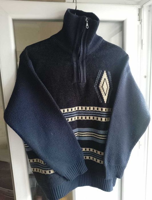 Незвичайний світер