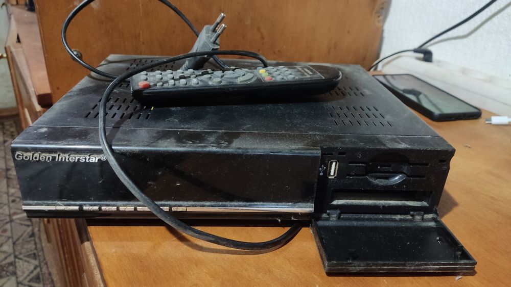 Супутниковий тюнер