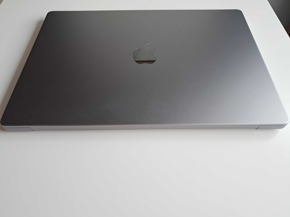 Laptop Apple Macbook Pro M1 Max 2021 16,2" 64 GB / 1 TB 32 rdzenie GPU