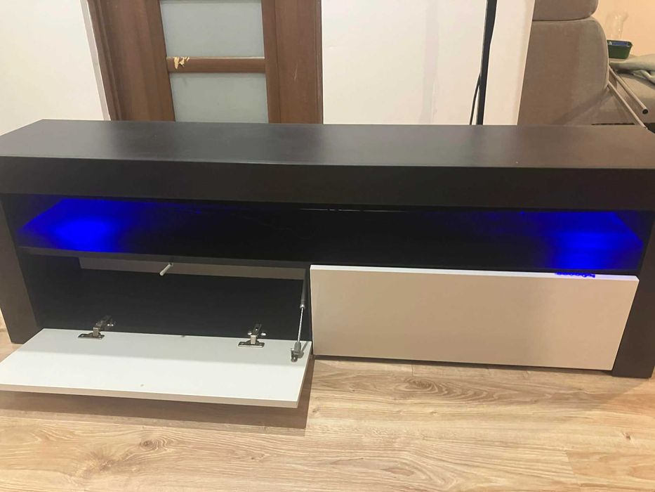 Szafka podświetlana RTV