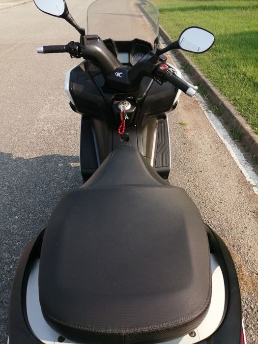 Moto kymco 350 super dink
