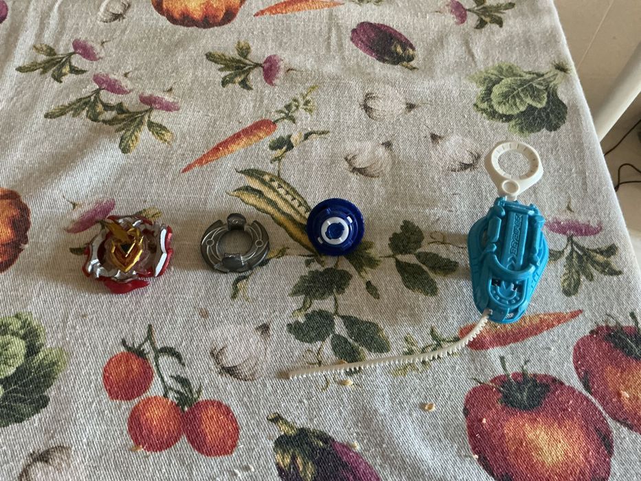Beyblade    usado