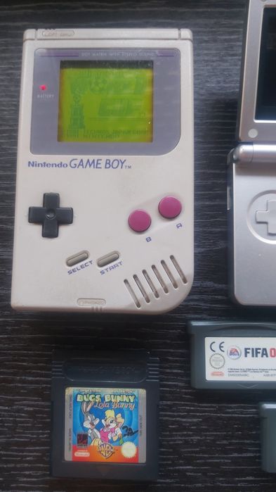 Gameboys clássico e gameboy advance sp e jogos.