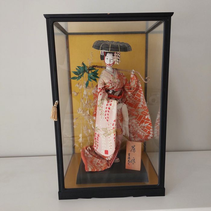 Boneca cerâmica japonesa