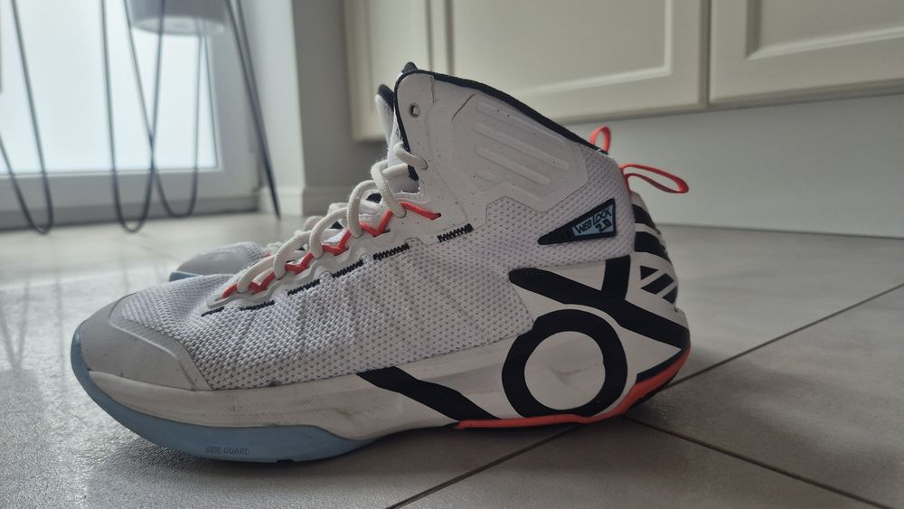 Buty do koszykówki Tarmak r.39