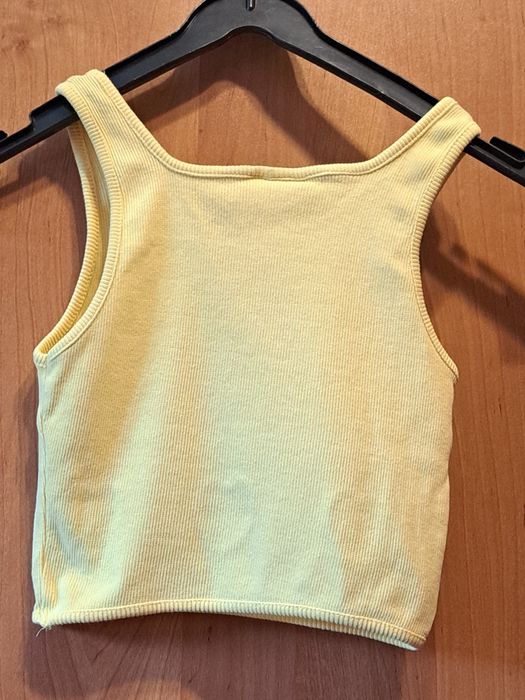 Bluzka  topik.  Kolor  żółty. 8-9lat firma  Zara